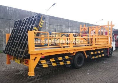karoseri self loader